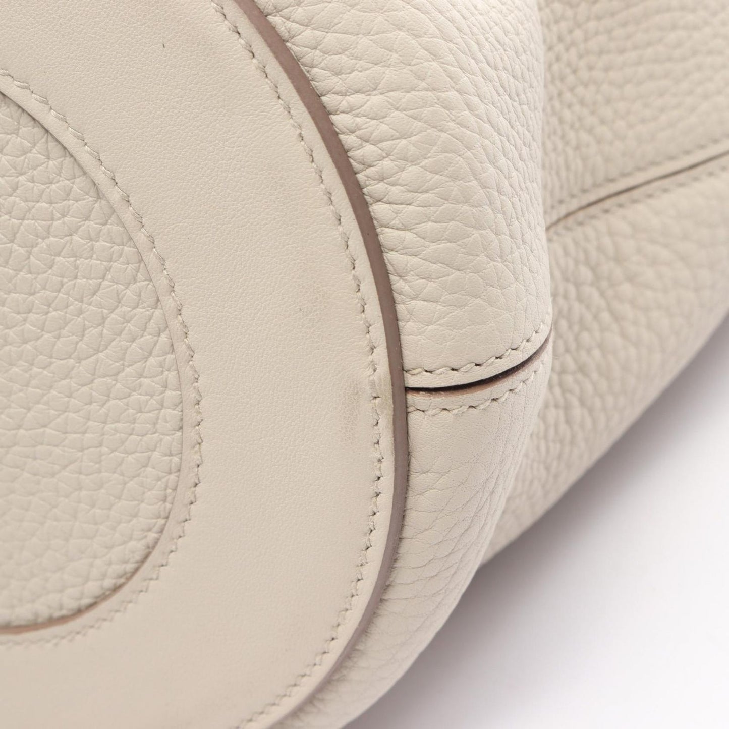 Hermes Handbag in the Loop 23 Beton Leather — view 9