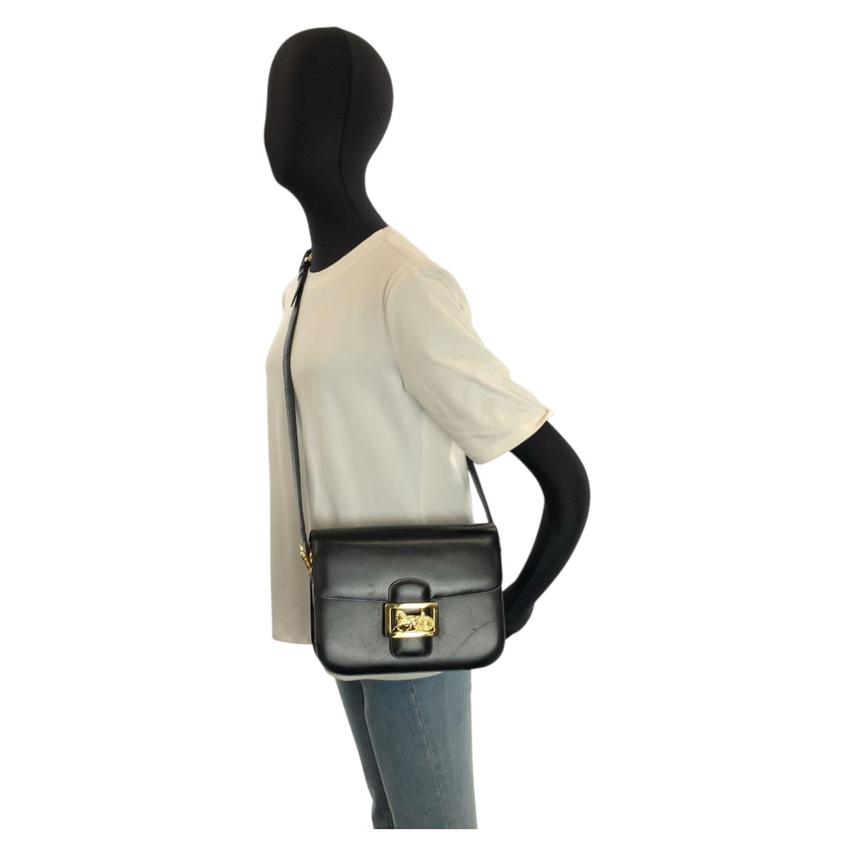 Celine Vintage Horse Carriage Black Gold Leather 09 Shoulder Bag Pochette — view 8