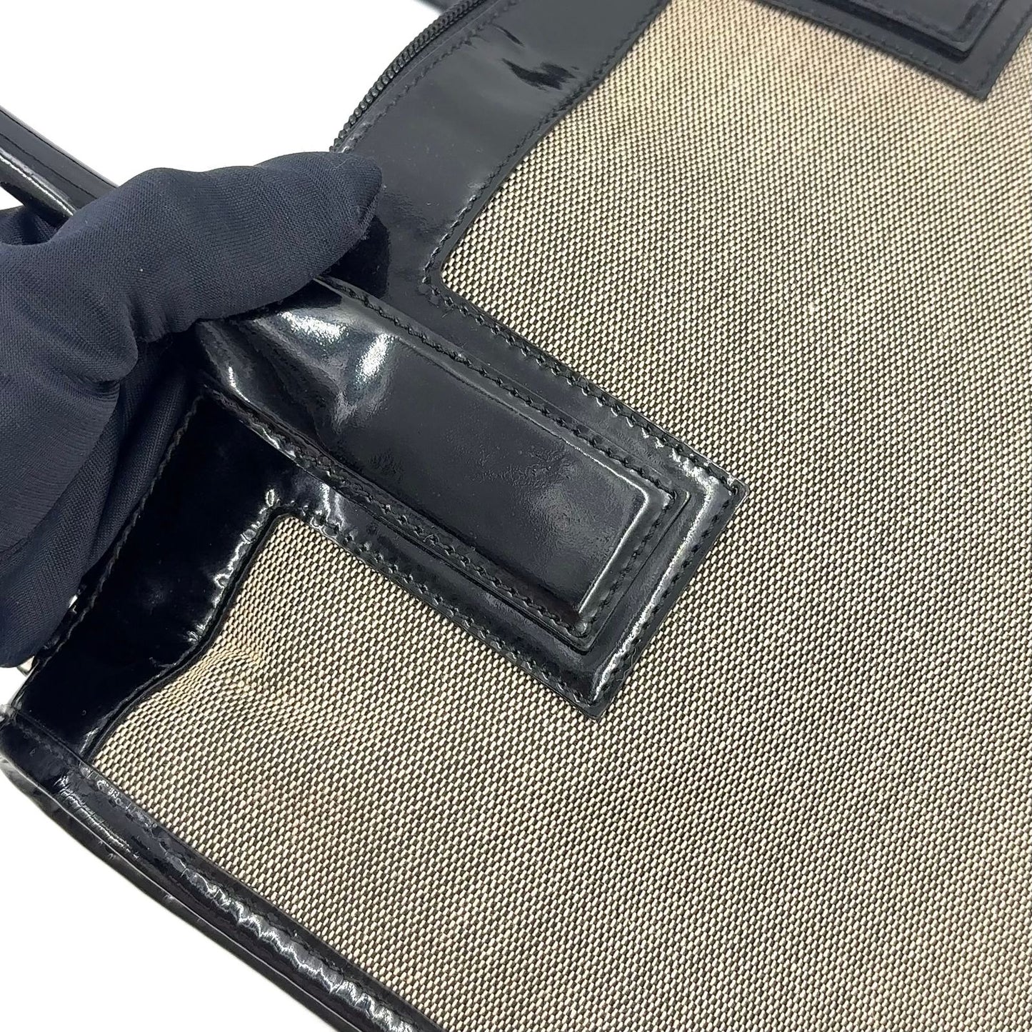 Gucci GG Canvas Enamel Leather Log Plate Black Beige Handbag Silver — view 9