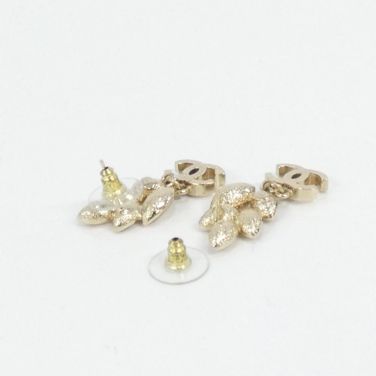 Chanel Earrings Gold — view 3