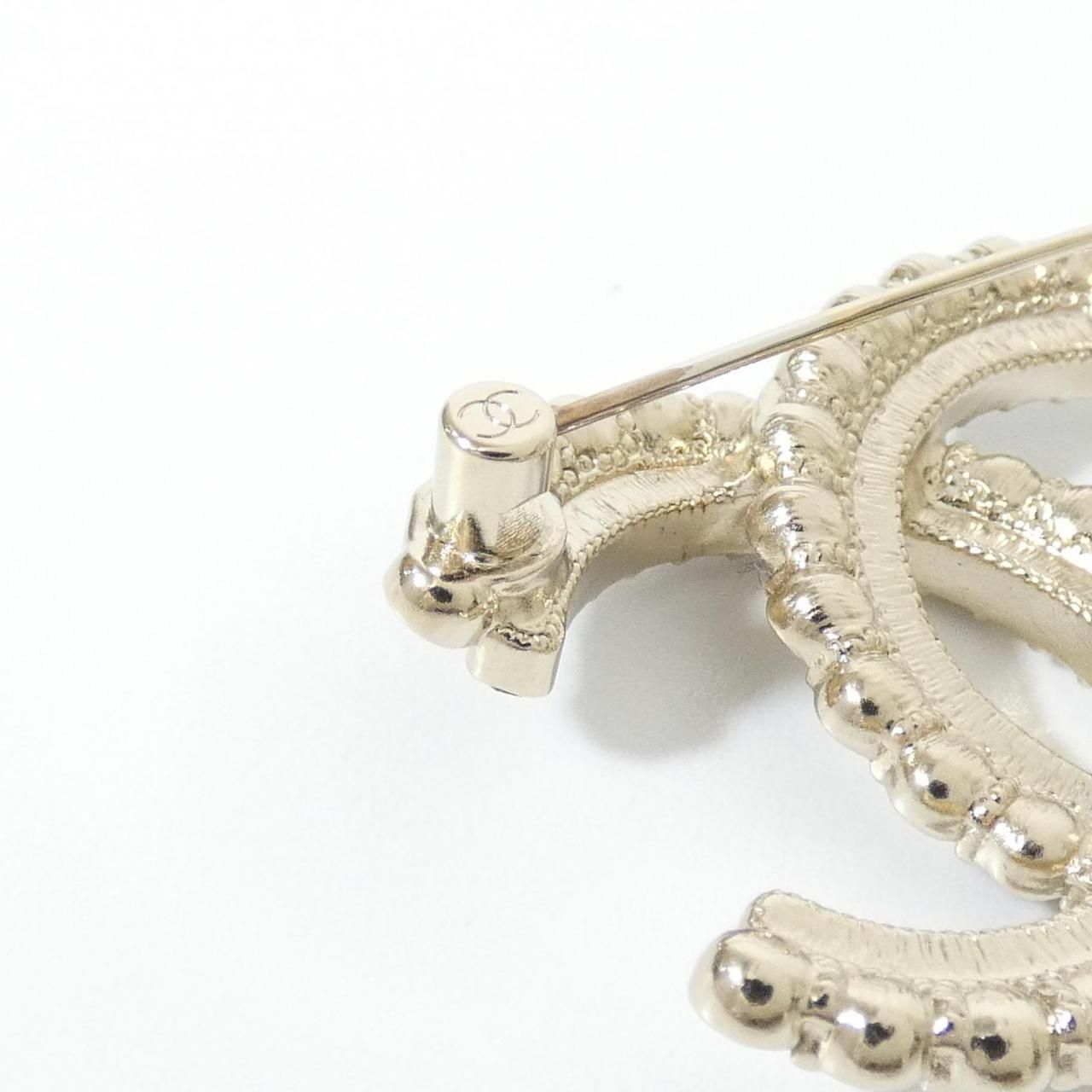 Chanel Brooch Gold — view 3