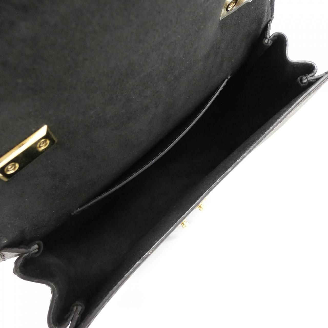 Louis Vuitton Monogram Reverse Tilsit — view 9