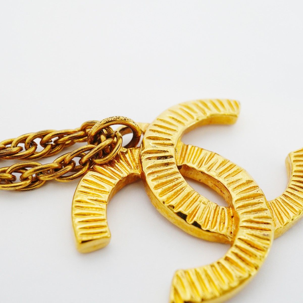Chanel Necklace Vintage CC Logo Gold Plated — view 9