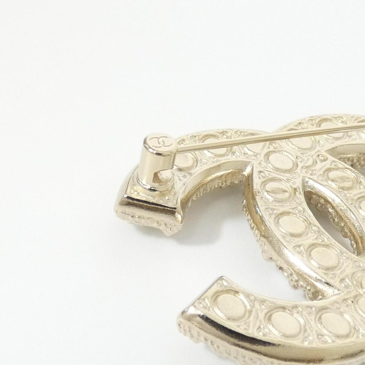 Chanel Brooch Gold — view 3