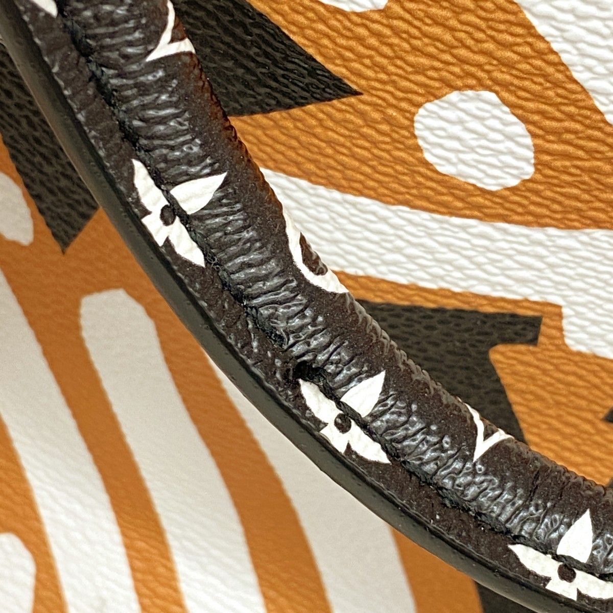 Louis Vuitton Tote LV Crafty On The Go GM Cream Caramel 2-Way — view 9