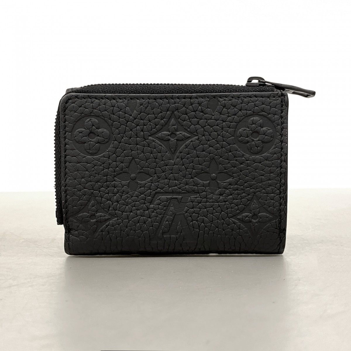 Louis Vuitton Trifold Wallet Monogram Taurillon Portefeuille Pilot Noir — view 8
