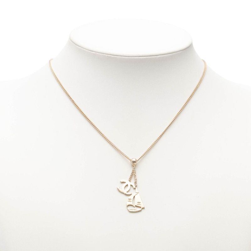 Chanel CC Logo Yacht Pendant Silver Metal — view 5