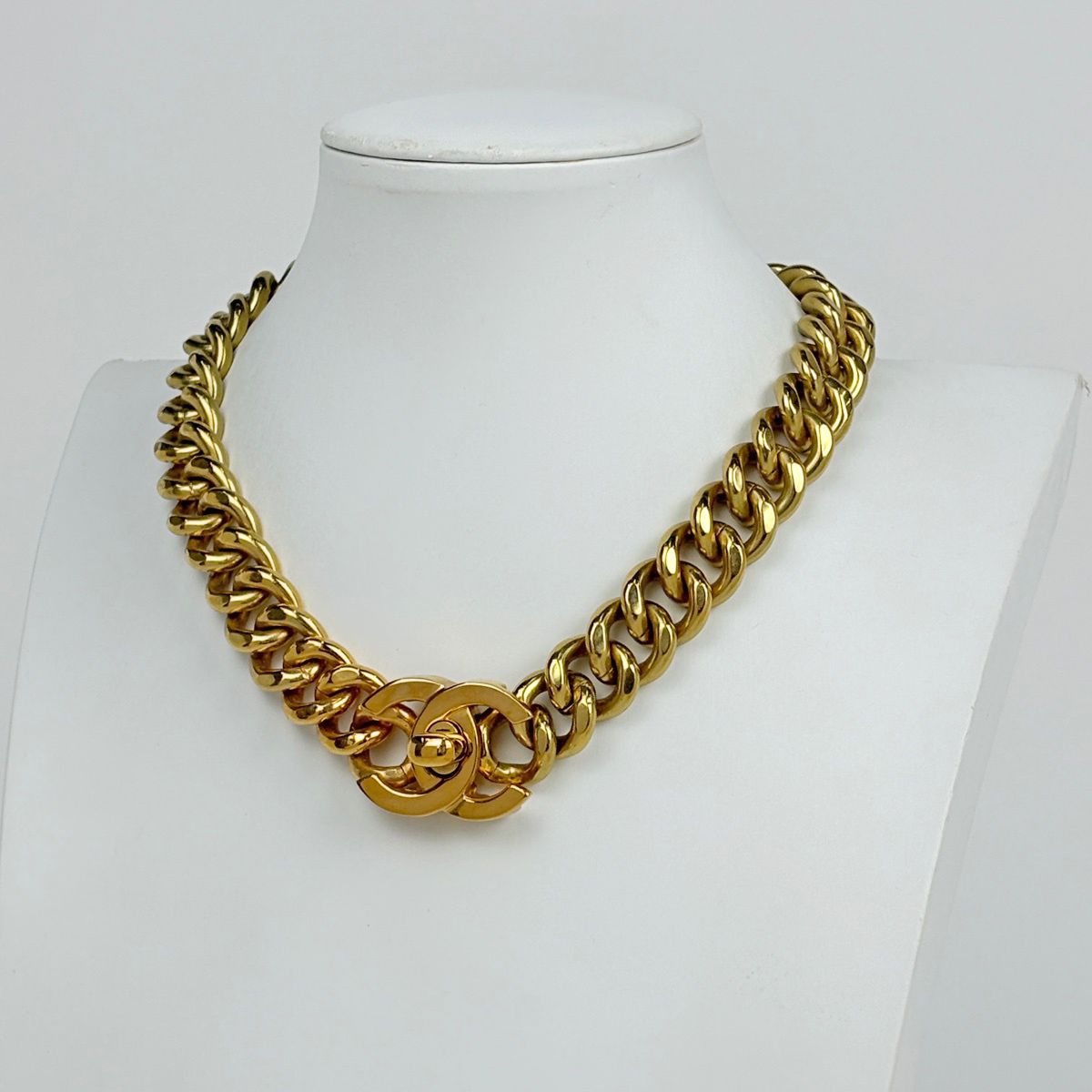 Chanel CC Logo Chain Necklace Turnlock Gold Plated — view 7