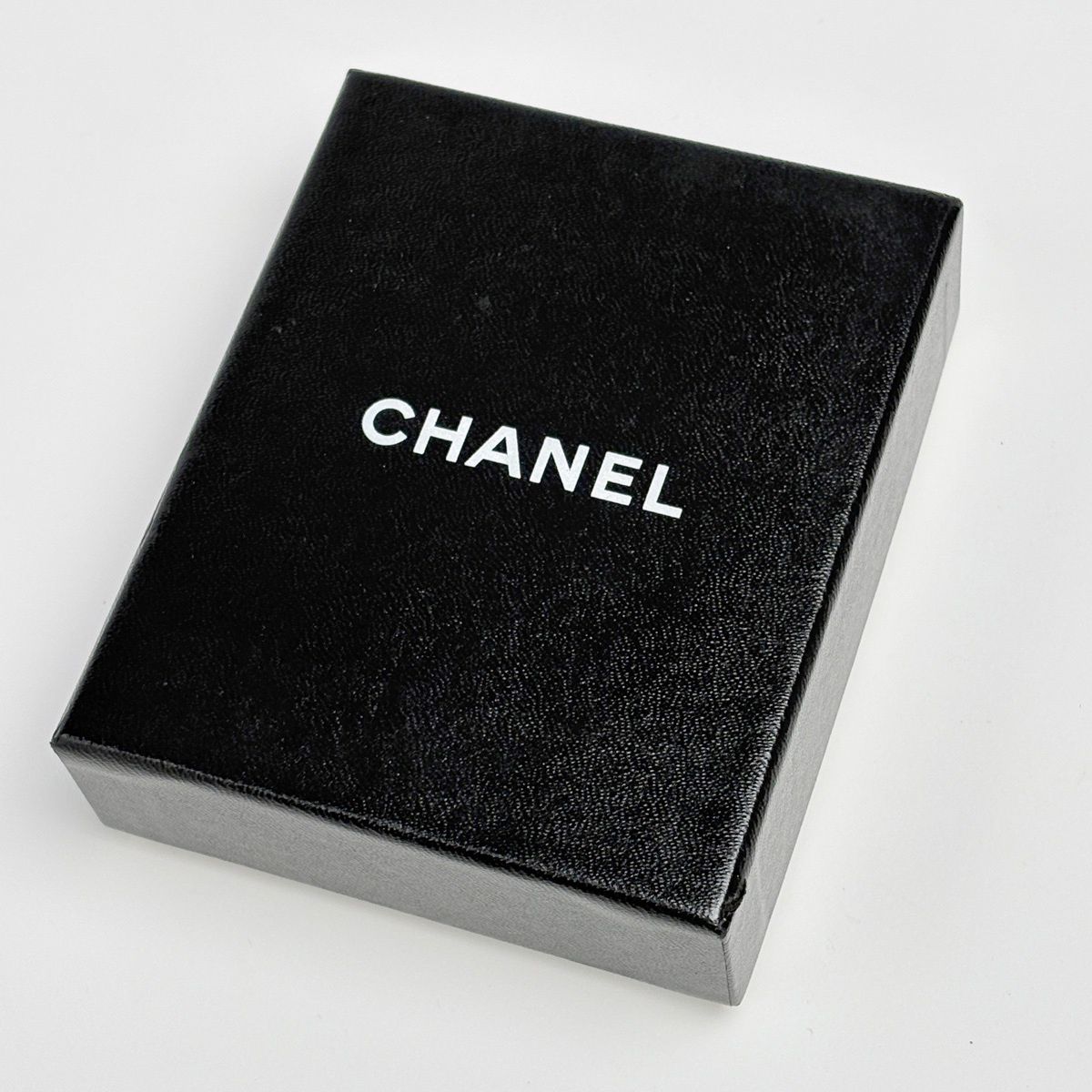 Chanel CC Logo Necklace Heart Silver Plated Pink — view 6