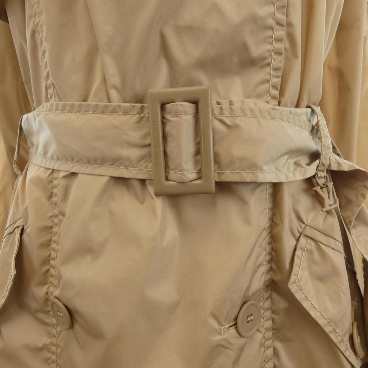 Louis Vuitton Coat Beige — view 7