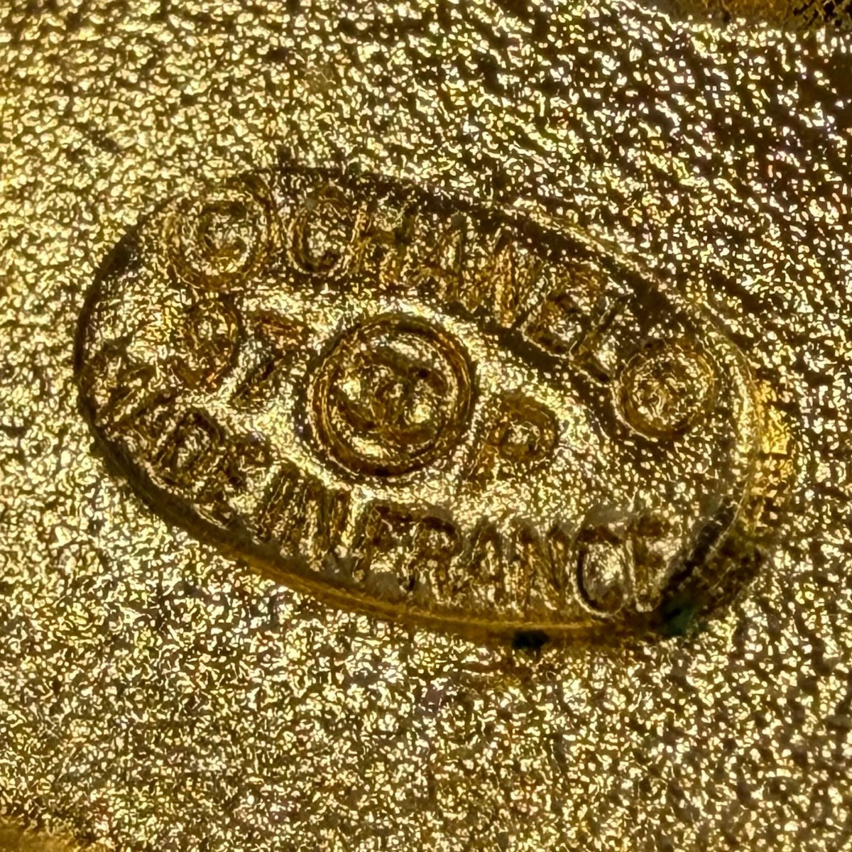 Chanel 97P Vintage Camellia Round Earrings Gold — view 6