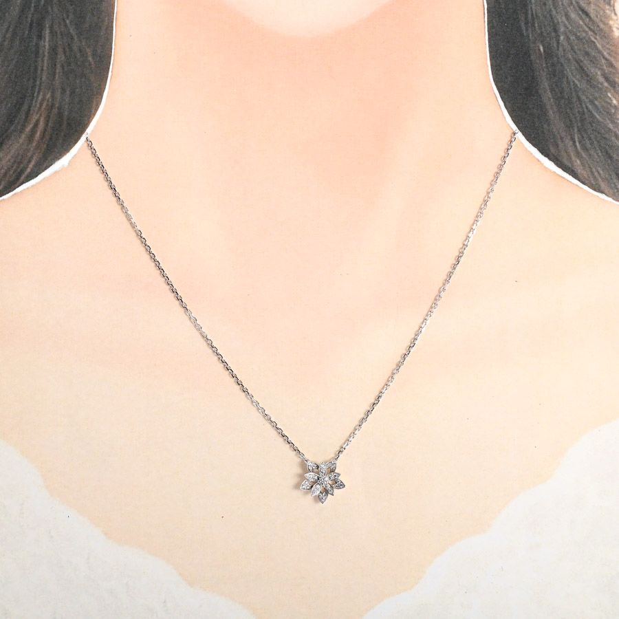 Van Cleef & Arpels Necklace Lotus Mini — view 5