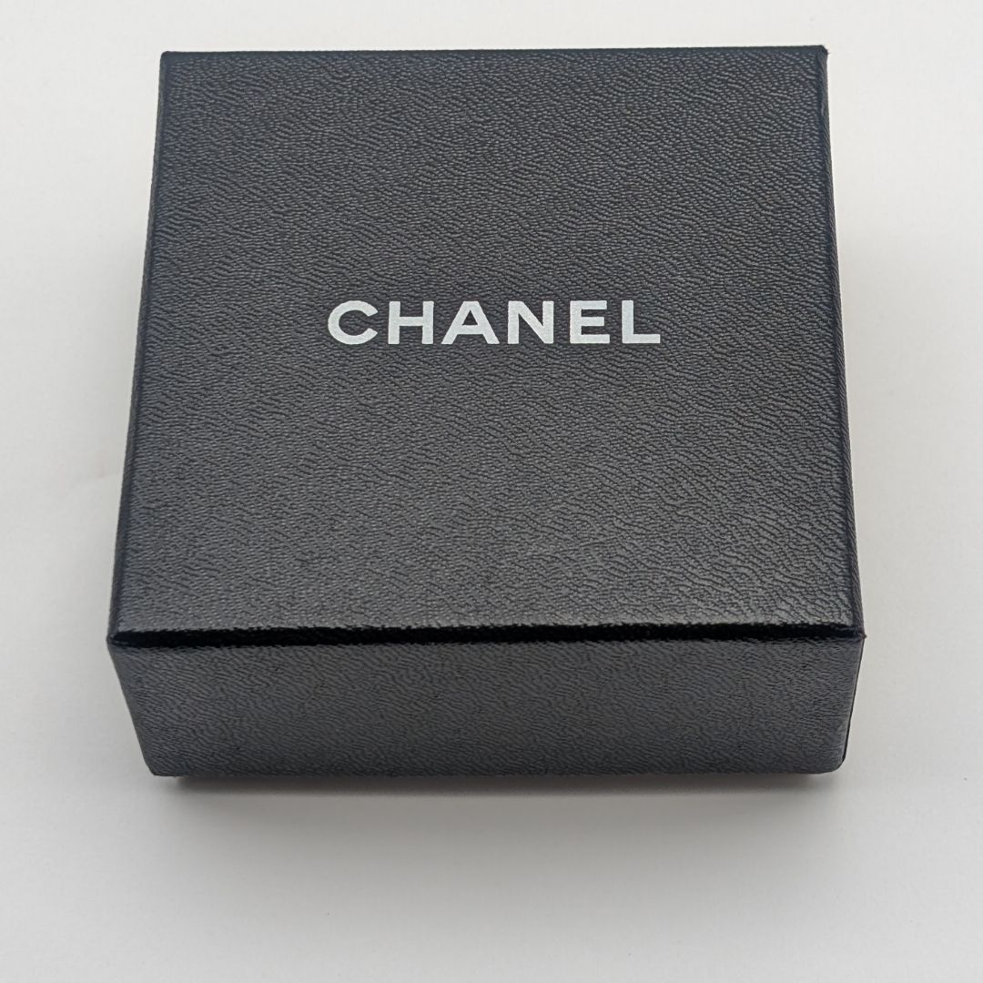 Chanel Brooch CC Logo Flower Gold Vintage 28 — view 8