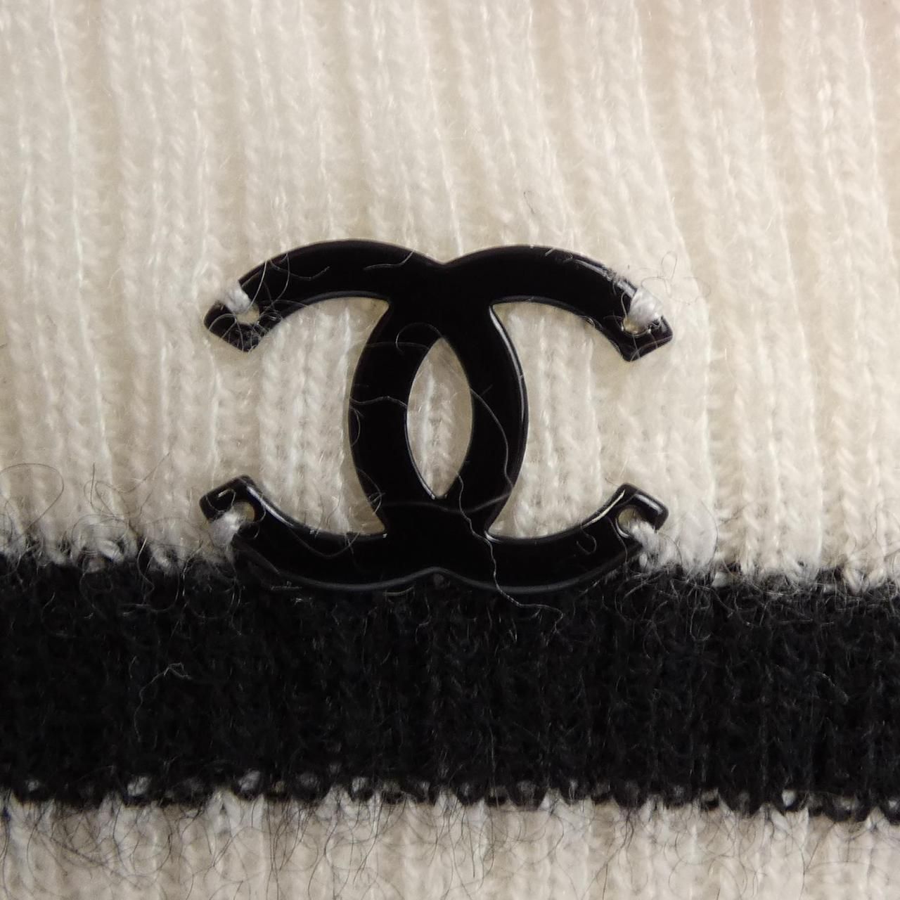 Chanel Vintage 05c Knit Sweater — view 7