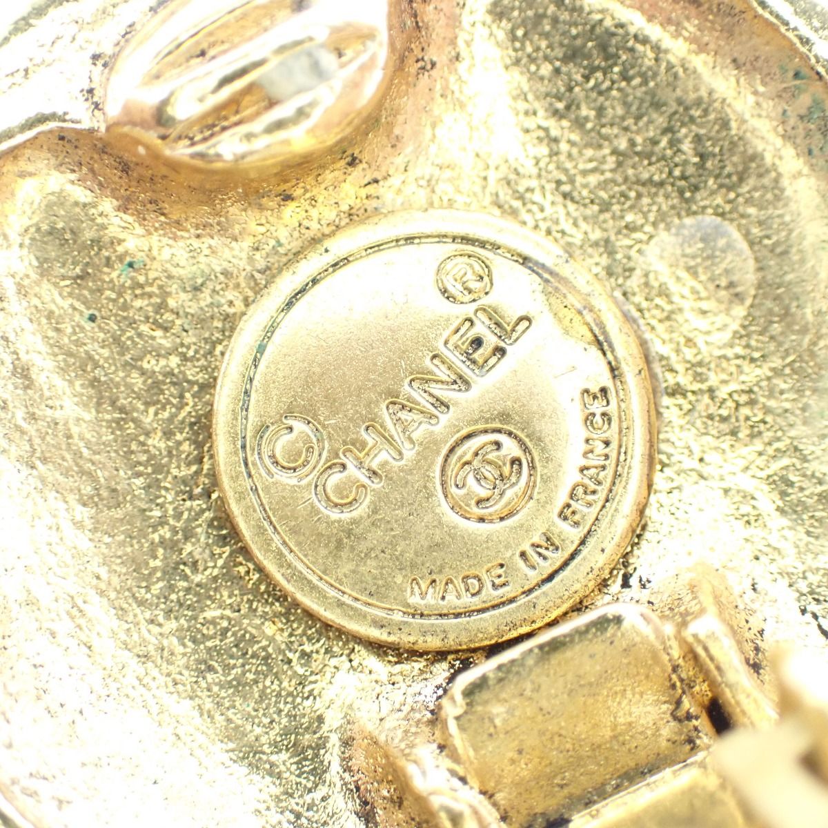 Chanel Large Earrings CC Logo Gold — view 5