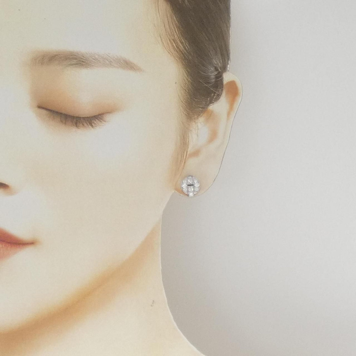 Cartier Imalia Earrings White Gold — view 4