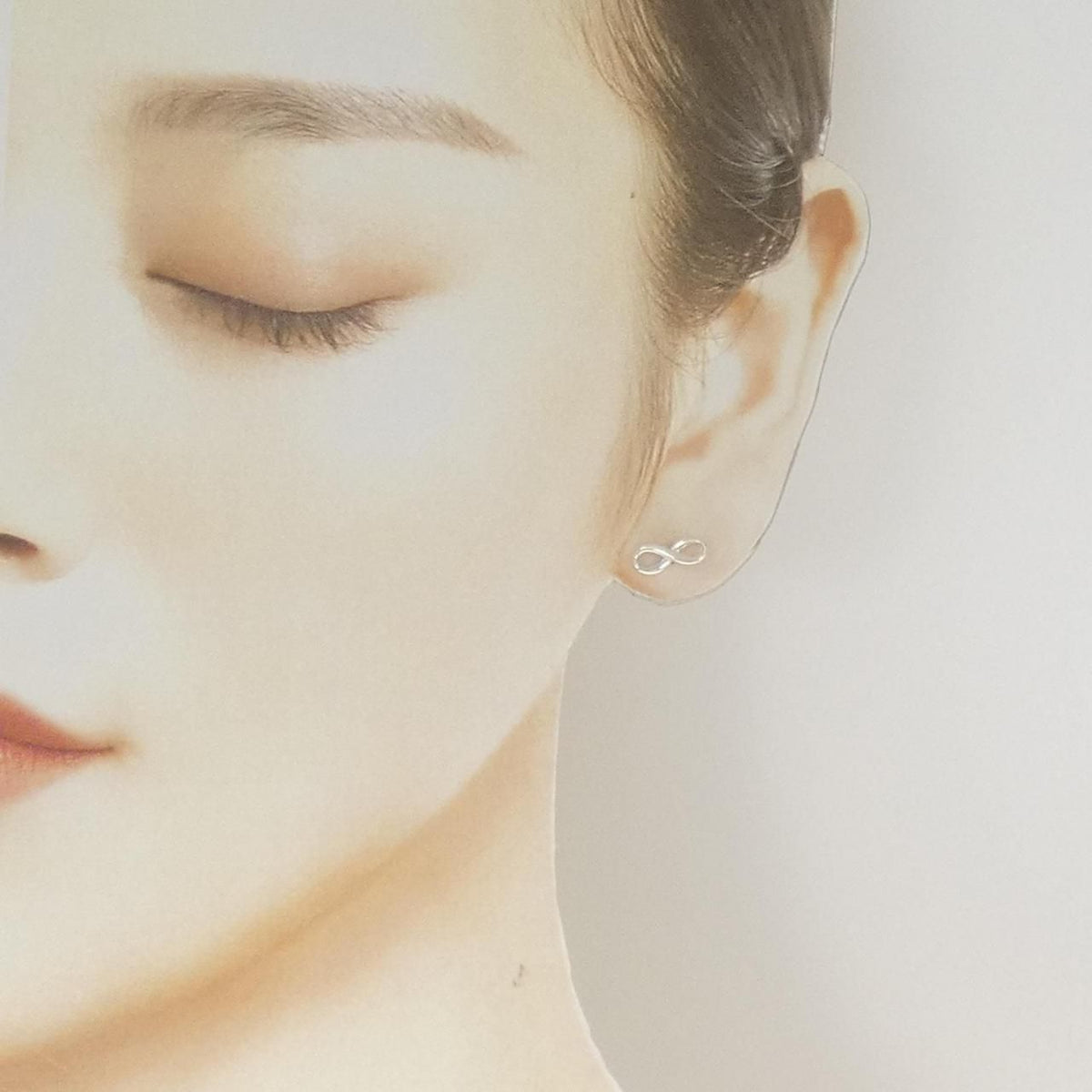 Tiffany & Co Infinity Earrings — view 4