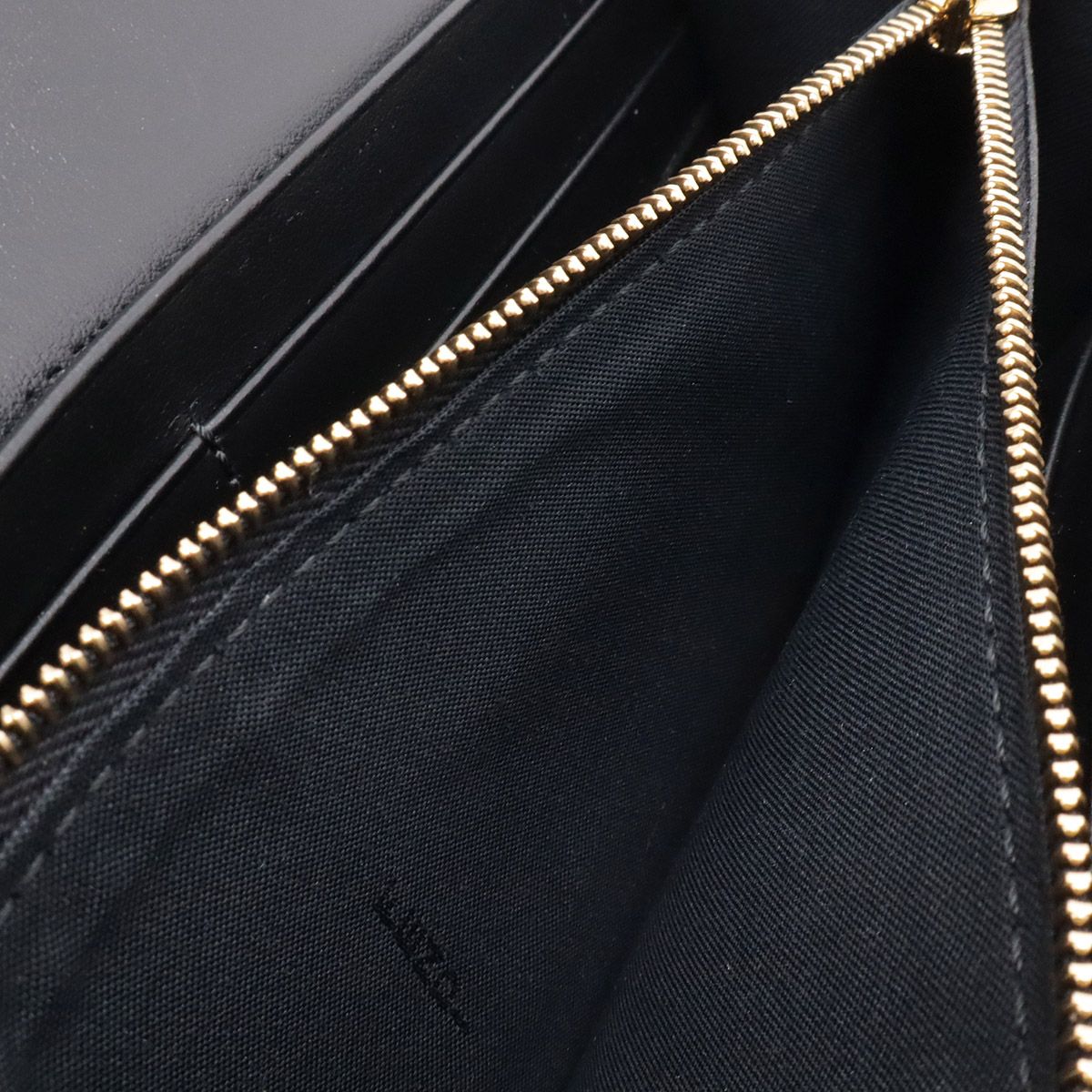 Fendi FF Diamond Chain Wallet Clutch 2-Way Pochette Leather Black Gold — view 8