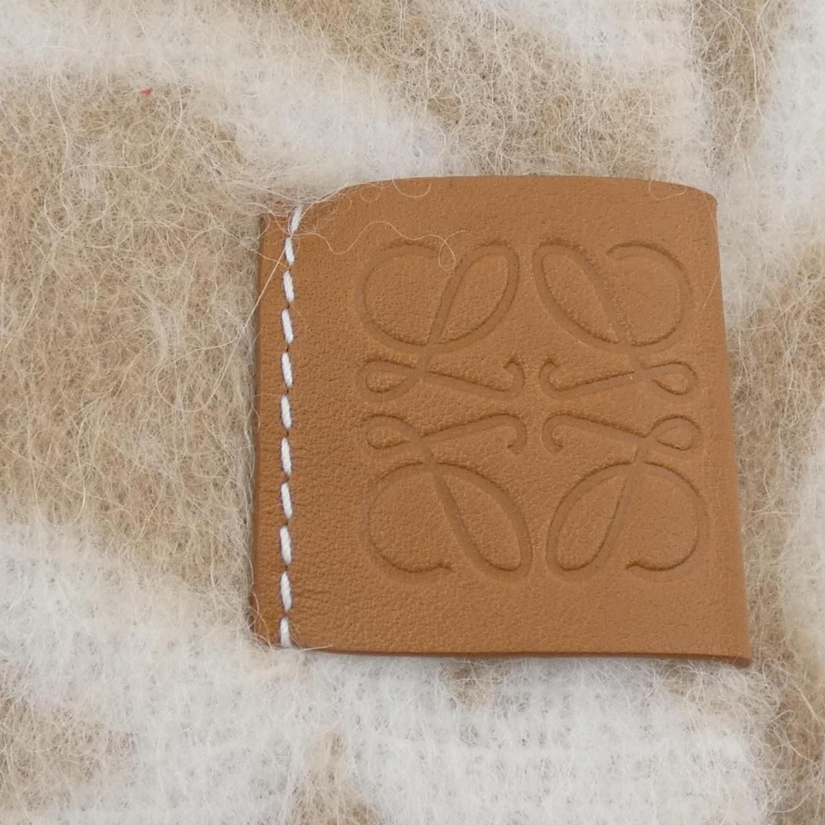 Loewe Scarf Beige — view 4