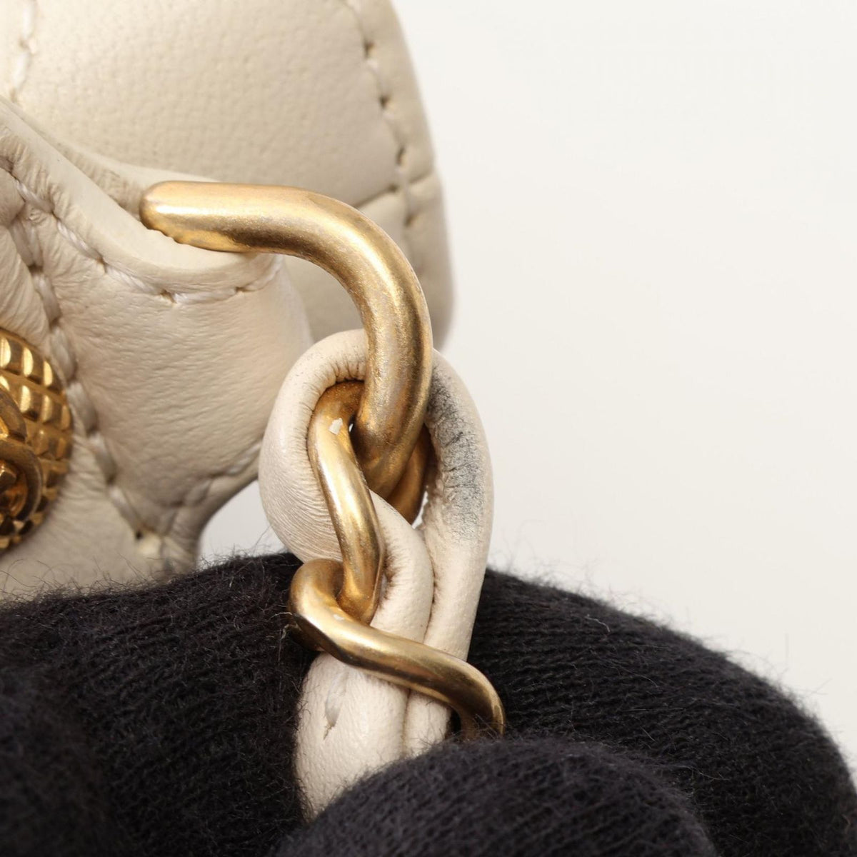 Chanel Shoulder Bag Quilted Drawstring Off White Lambskin — view 8
