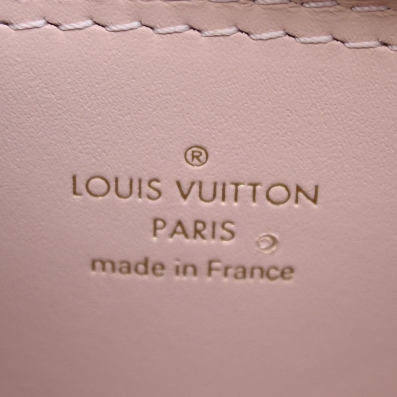 Louis Vuitton Shoulder Bag — view 8