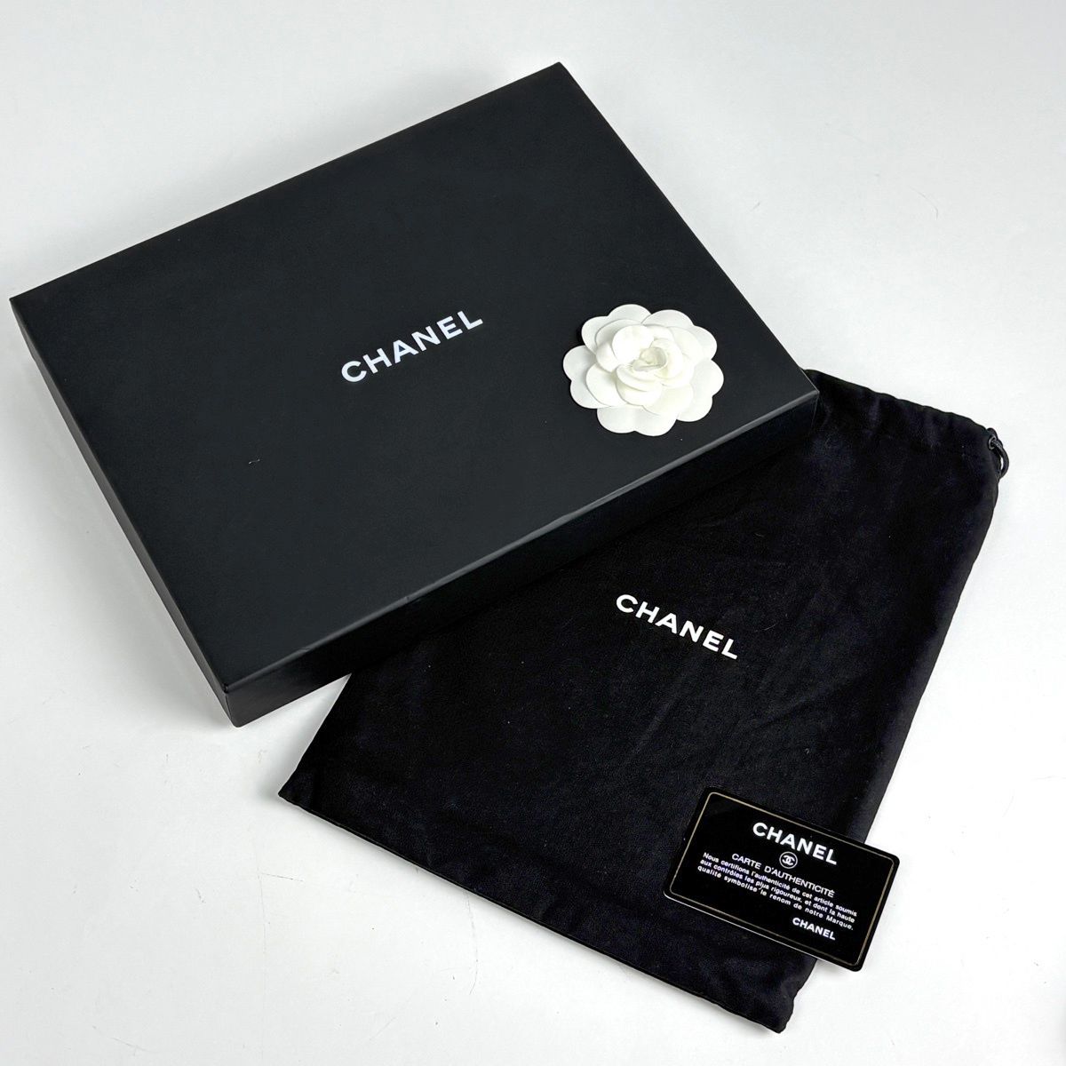 Chanel CC Logo Clutch Quilted Caviar Leather Black — view 7