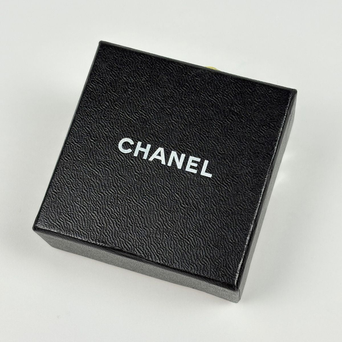 Chanel CC Logo Necklace Gold Plated — view 7