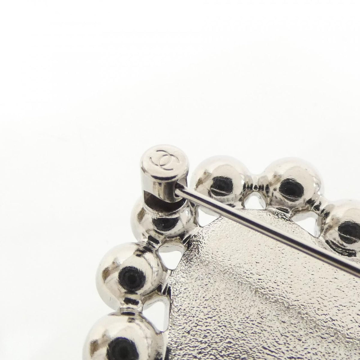 Chanel Brooch Silver — view 3