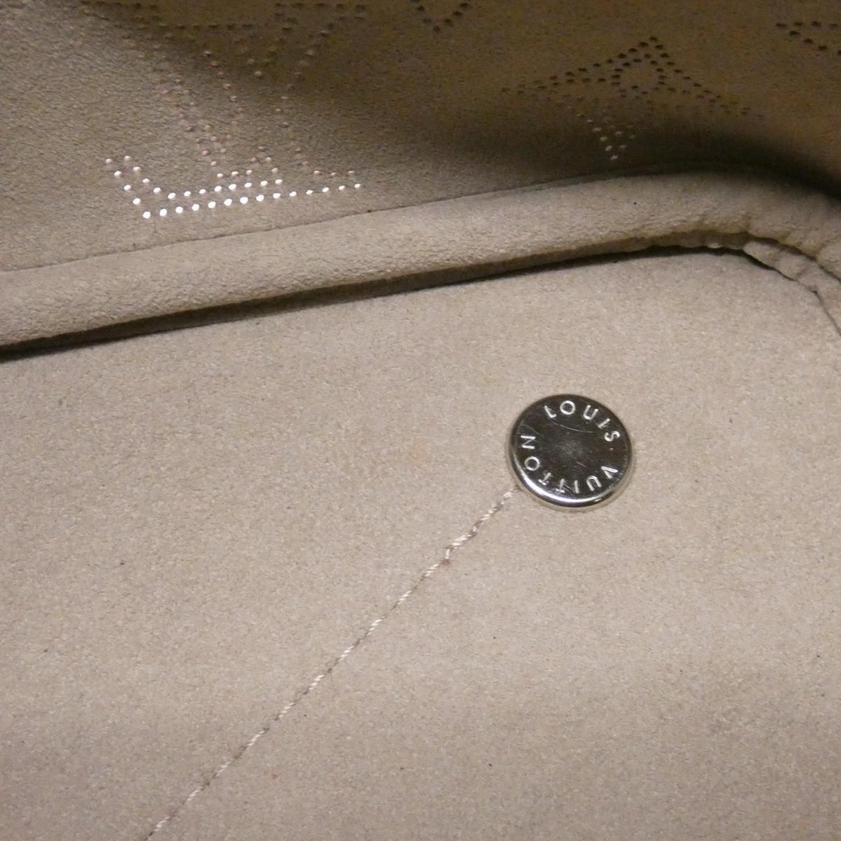 Louis Vuitton Mahina Blossom PM — view 8