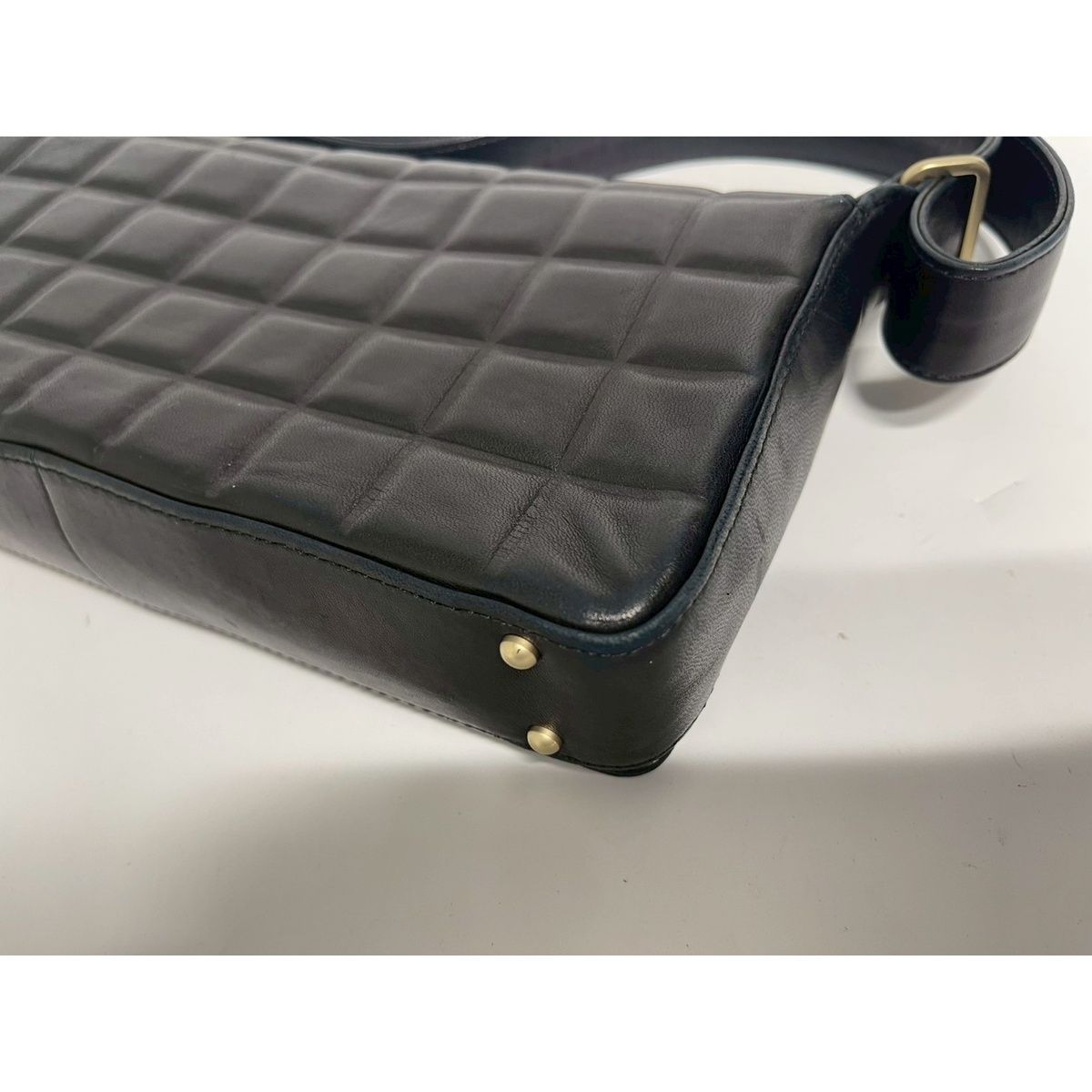 Chanel Shoulder Bag Chocolate Bar — view 8