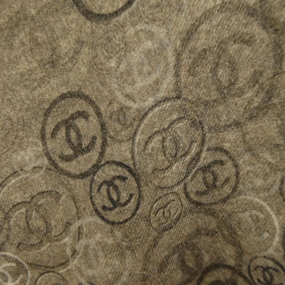Chanel 16B Stole Scarf Brown — view 5