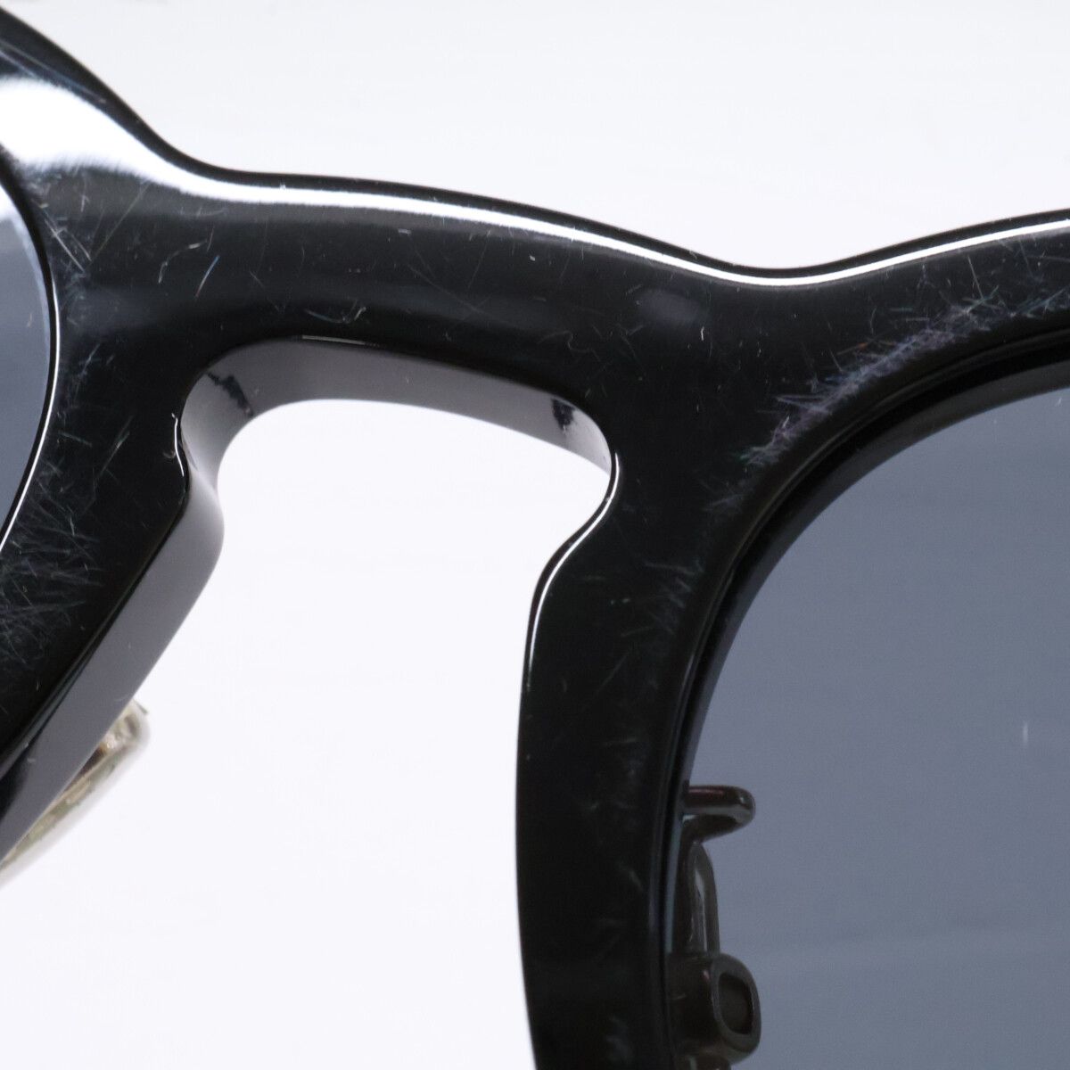 Louis Vuitton Vintage LV Confidence Round Eyewear — view 9
