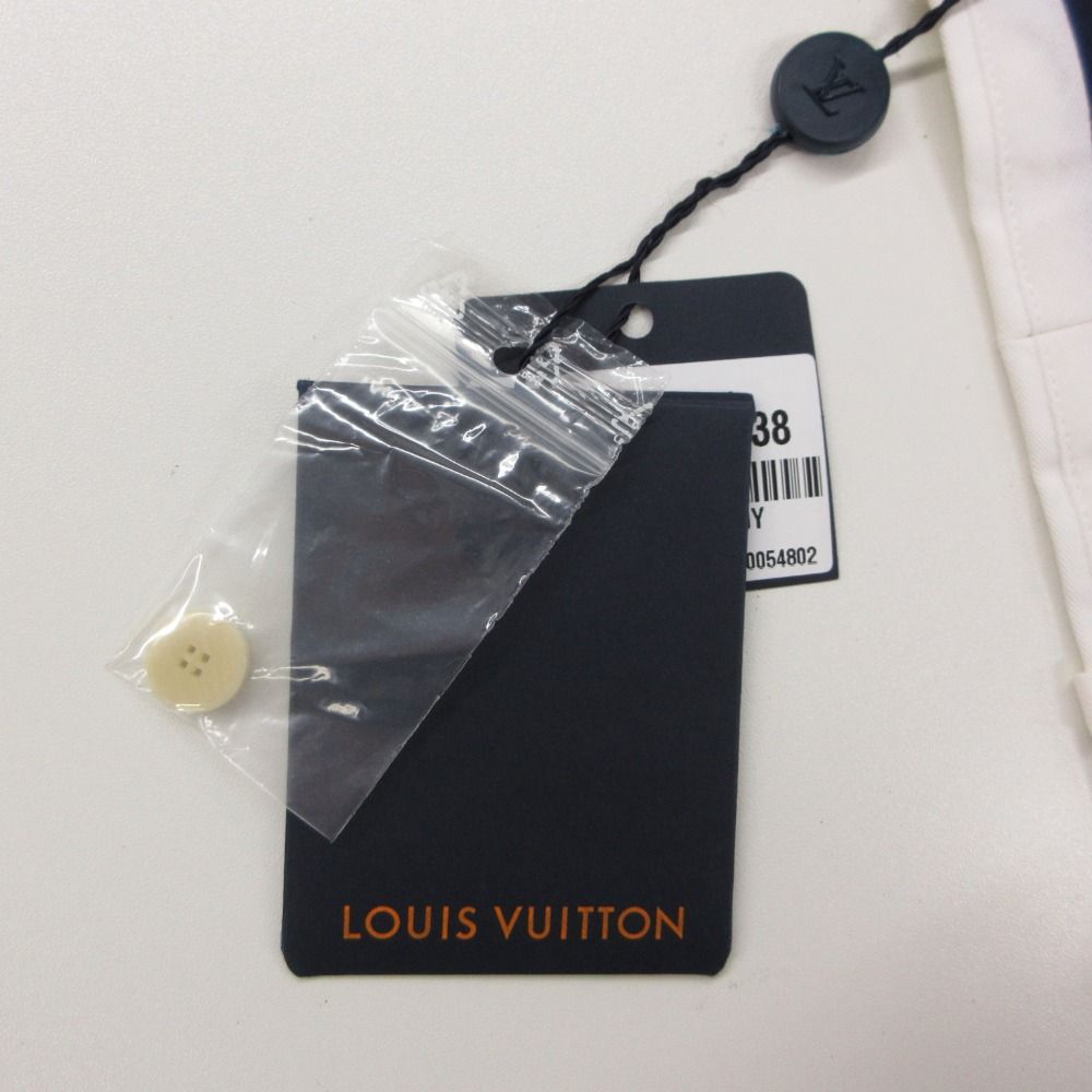 Louis Vuitton Shorts LV Logo Patch White — view 9
