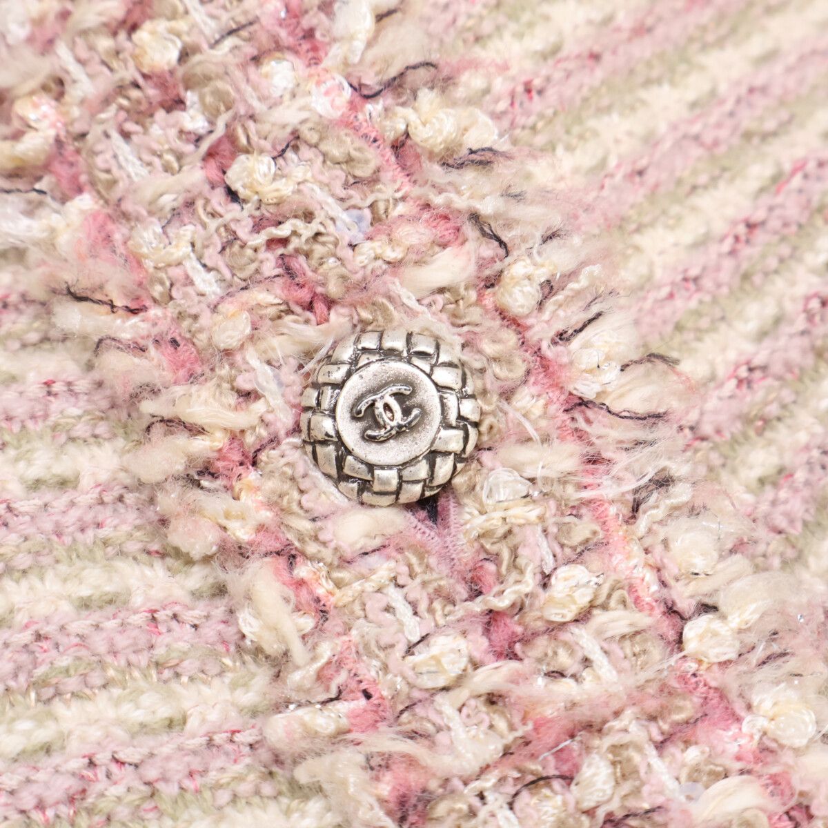 Chanel 06c CC Logo Button Tweed Knit 44 Sweater — view 9