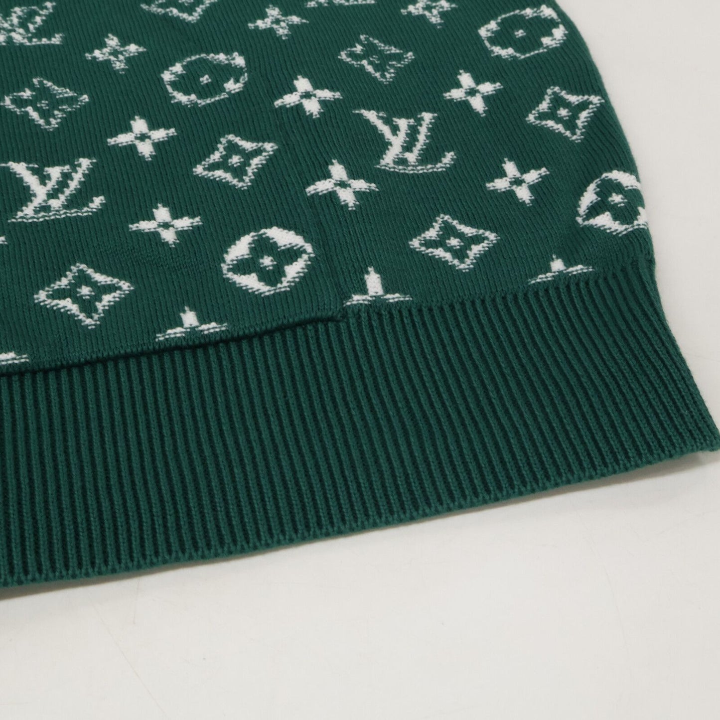 Louis Vuitton Uuso Monogram Gradient Pullover Knit Hoodie — view 9