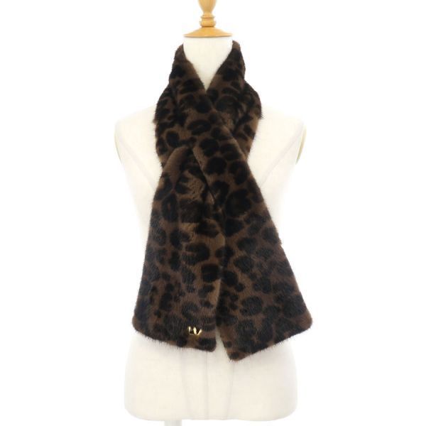 Louis Vuitton Mink Scarf — view 9