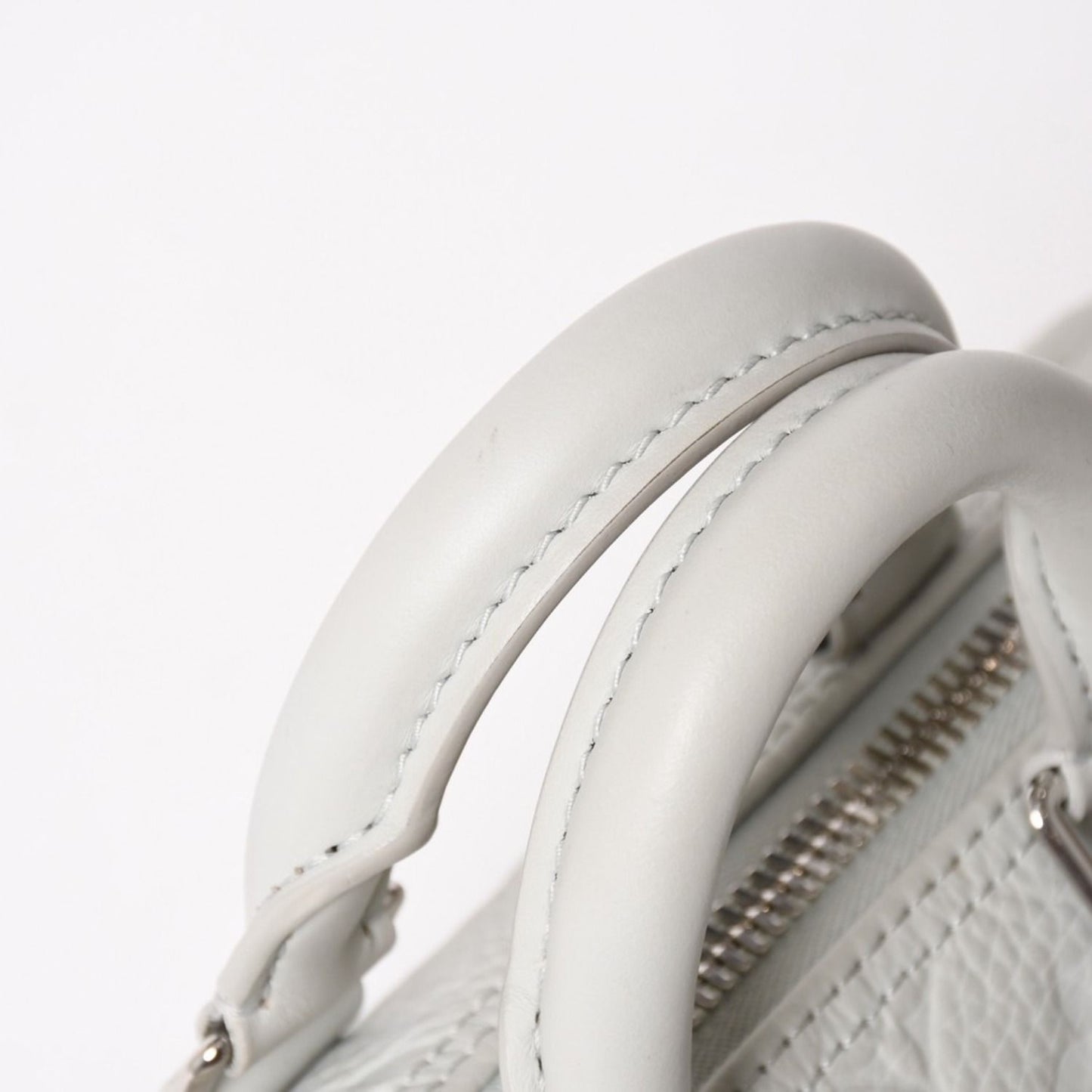 Louis Vuitton Keepall Bandouliere 25 Taurillon Monogram Mineral Gray — view 8