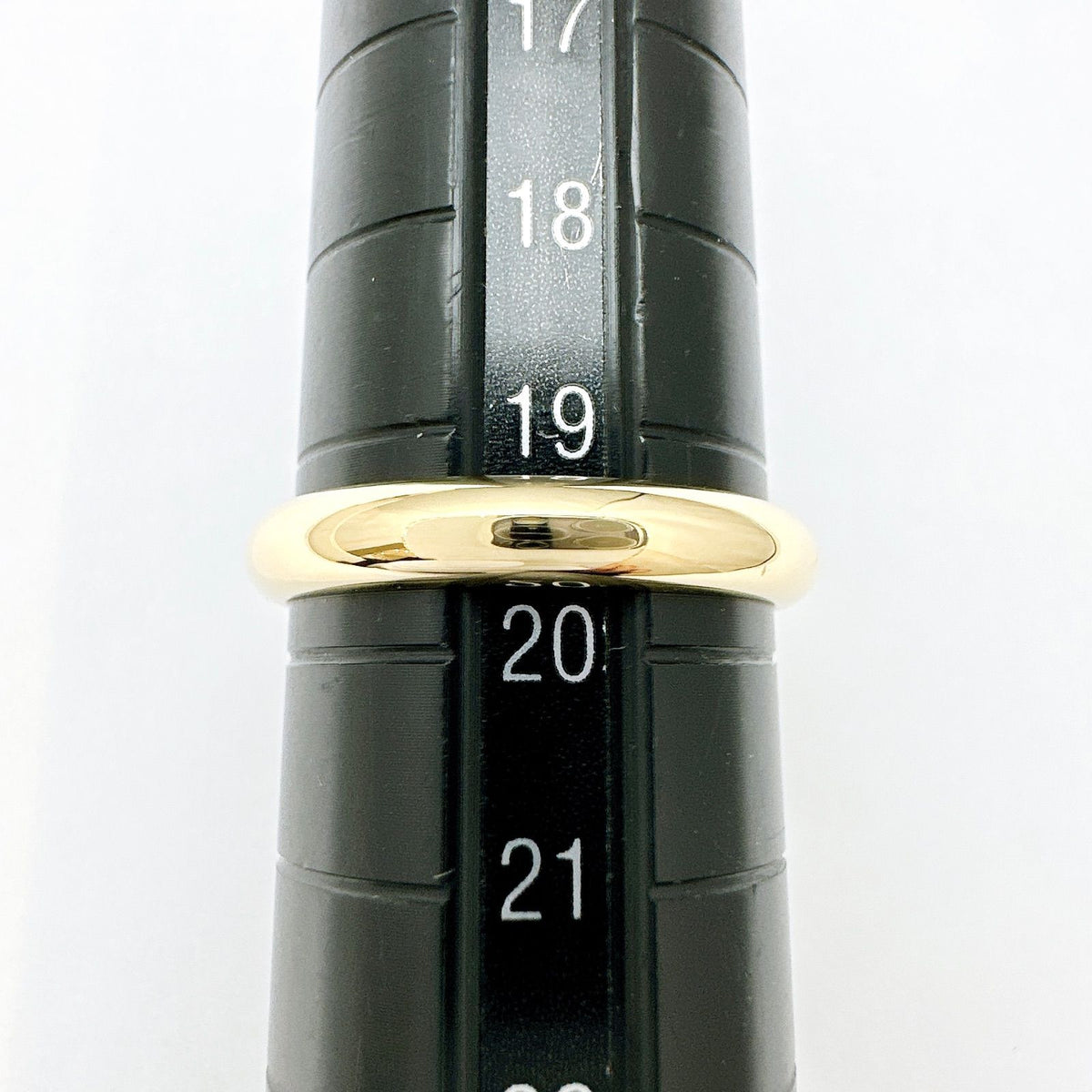 Cartier Wedding Band Yellow Gold Ring — view 6