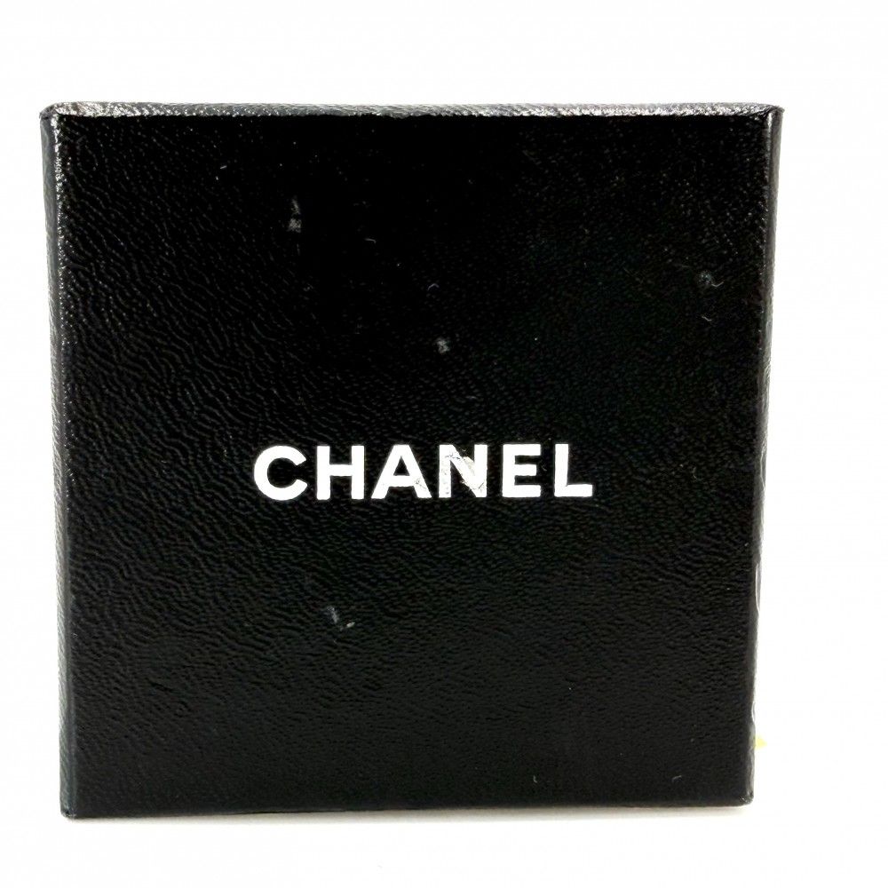 Chanel 96P Brooch CC Logo Turnlock — view 6