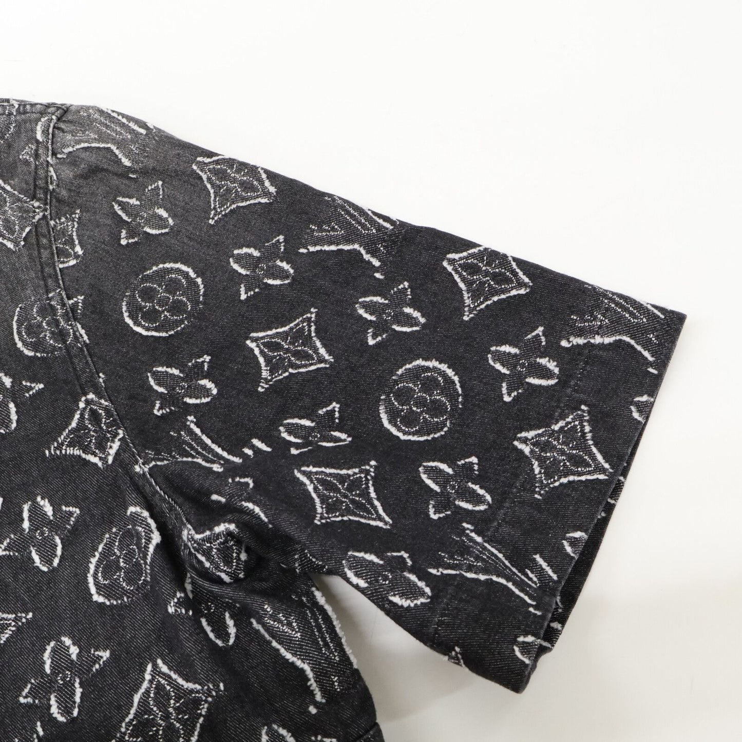 Louis Vuitton Ars Monogram Chambray SS Shhirt Short Sleeve Shirt — view 9