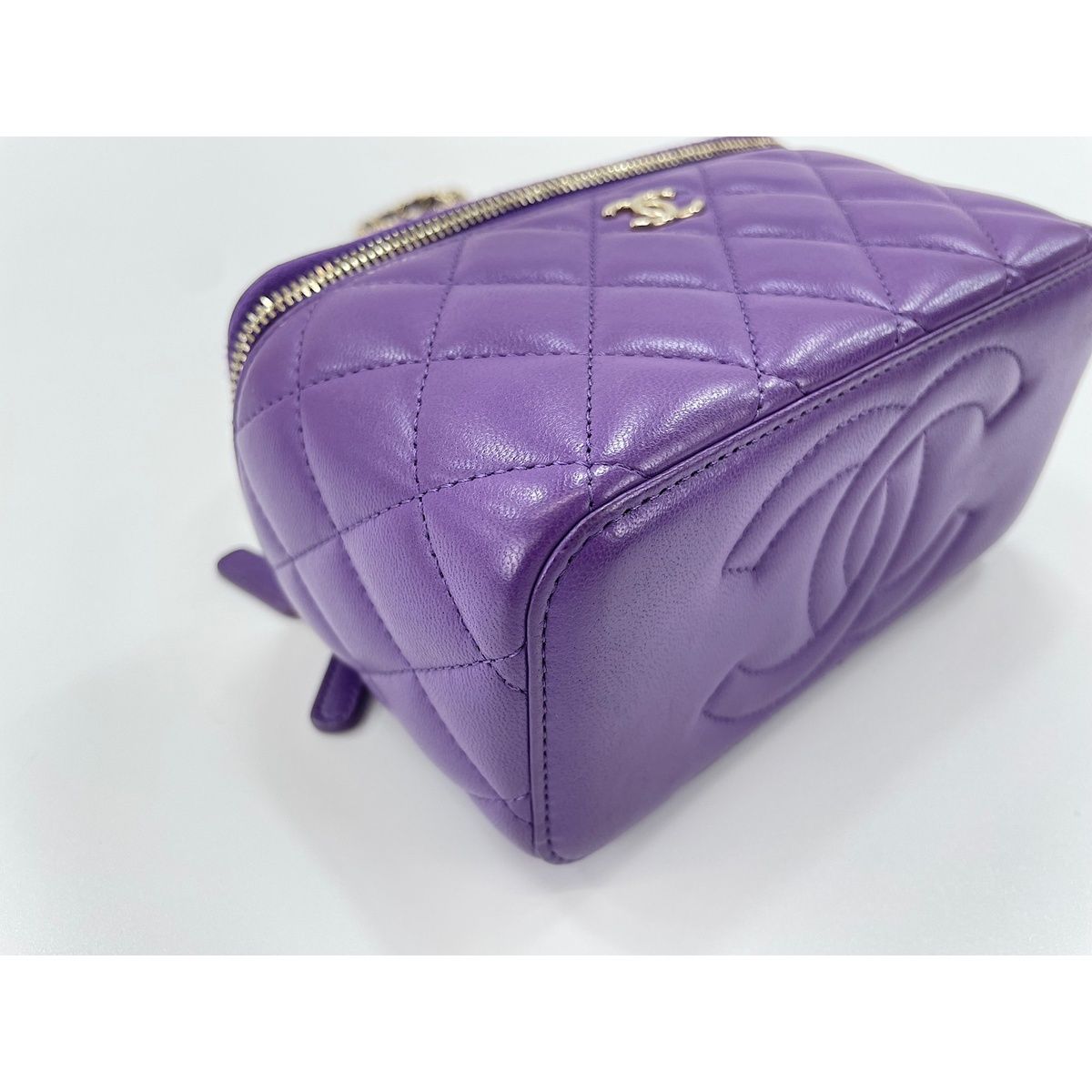Chanel Shoulder Bag Quilted — view 8