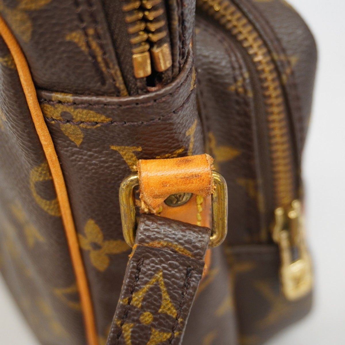 Louis Vuitton Shoulder Bag Monogram Amazon Brown — view 8