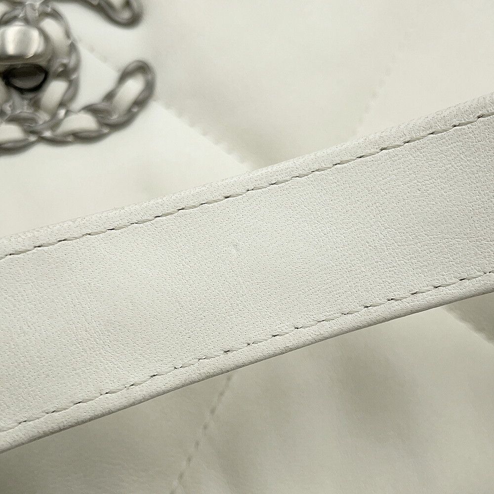 Chanel Chain Shoulder Bag 19 Flap CC Logo Lambskin White — view 8