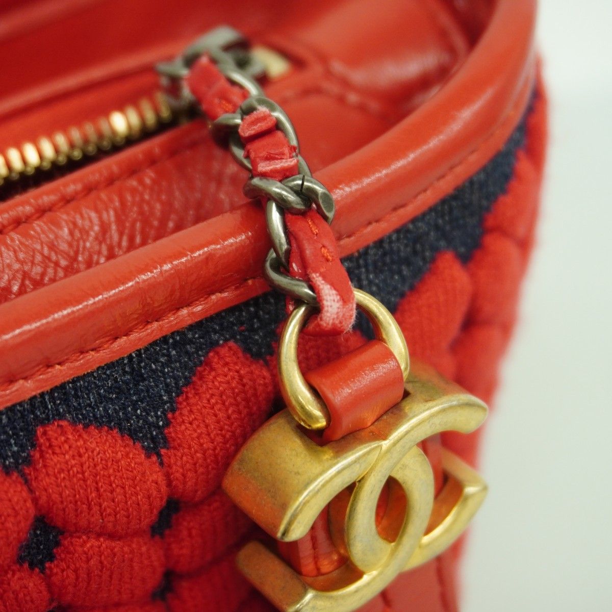 Chanel Shoulder Bag Knit Fabric Red Gold Silver — view 8