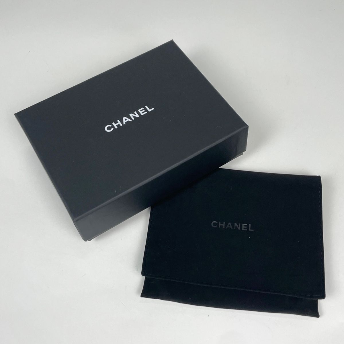 Chanel Trifold Wallet CC Logo Boy Small Caviar Leather Pink — view 8