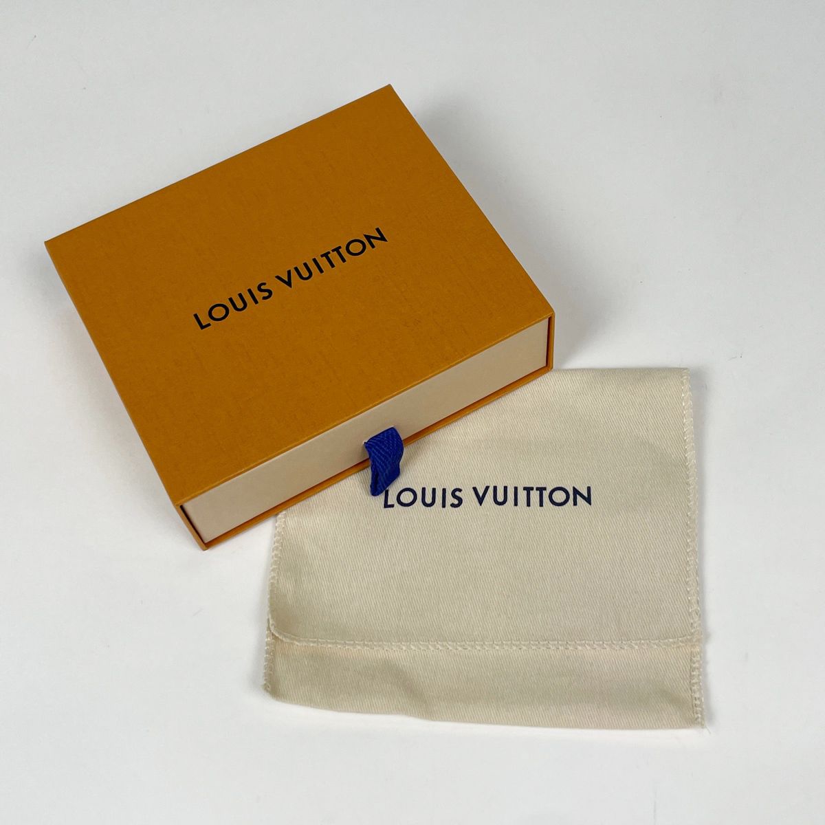 Louis Vuitton Portefeuille Multiple Fold Wallet Taiga Noir — view 7