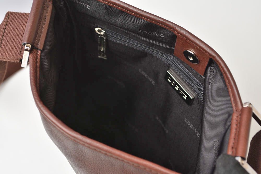 Loewe Shoulder Bag Vintage Anagram Calfskin Brown — view 8