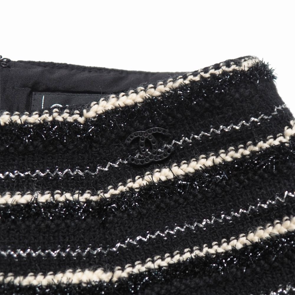 Chanel Skirt 42 Tweed Border Stripe Lame Thread — view 7