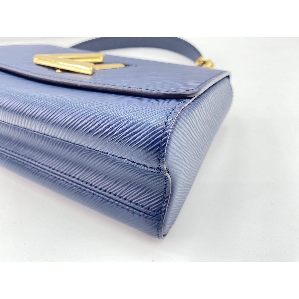 Louis Vuitton Shoulder Bag Twist MM — view 8