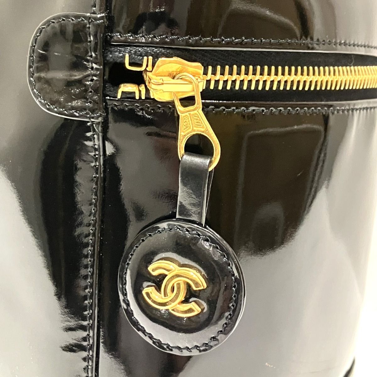 Chanel Vanity Handbag Enamel — view 8